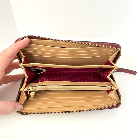 Kate Spade Leather Zip Around Wallet Style S338 Burgundy Wine Gold Hardware - Picture 12 of 13